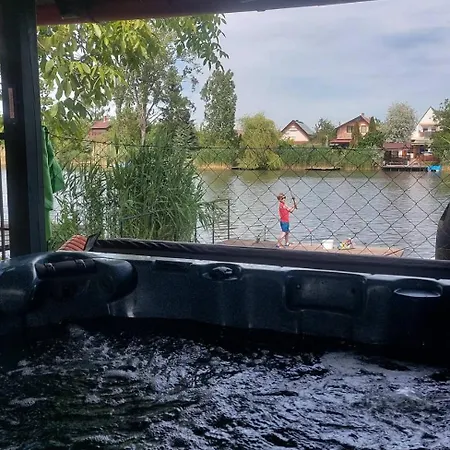 Harcsasi 60 Vendeghaz Apartment Bekesszentandras